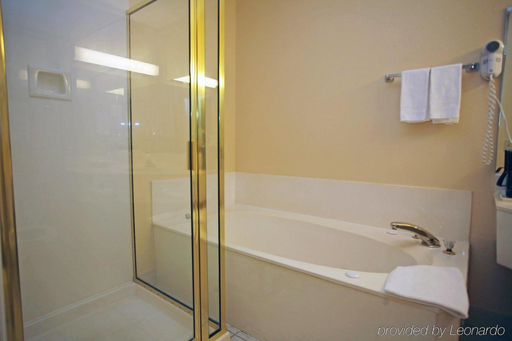 Americas Best Value Inn Louisville Bilik gambar